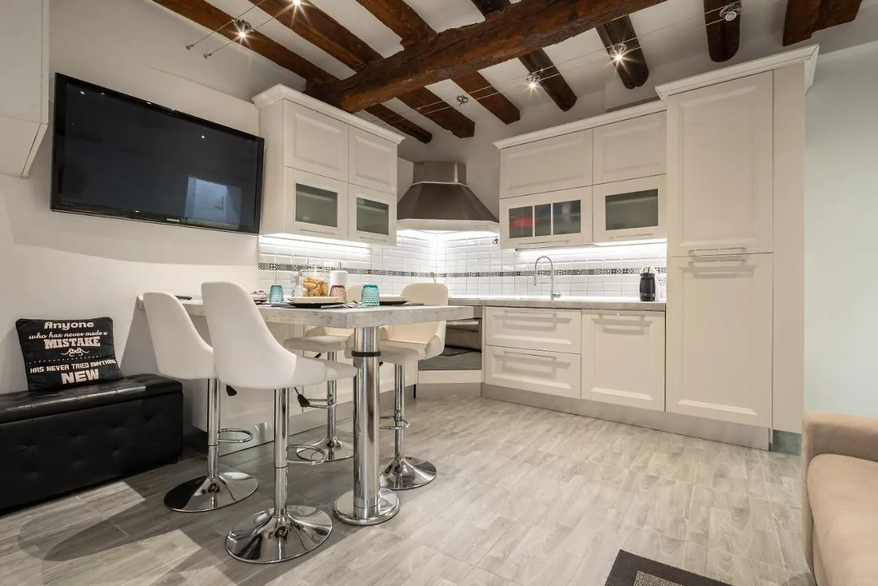 AI FRADEI boutique apartment Venise