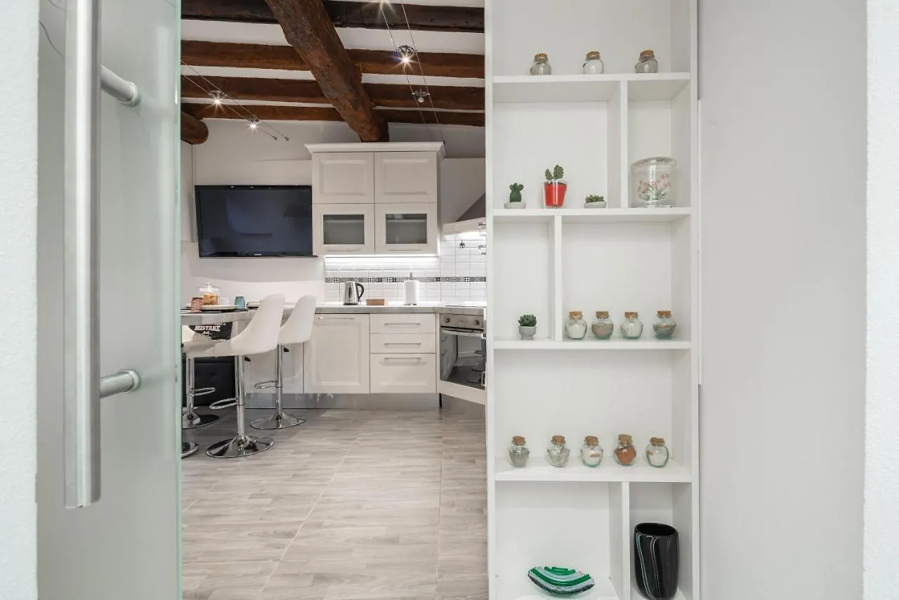 AI FRADEI boutique apartment Venise Italie