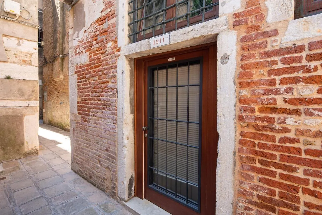AI FRADEI boutique apartment Venise