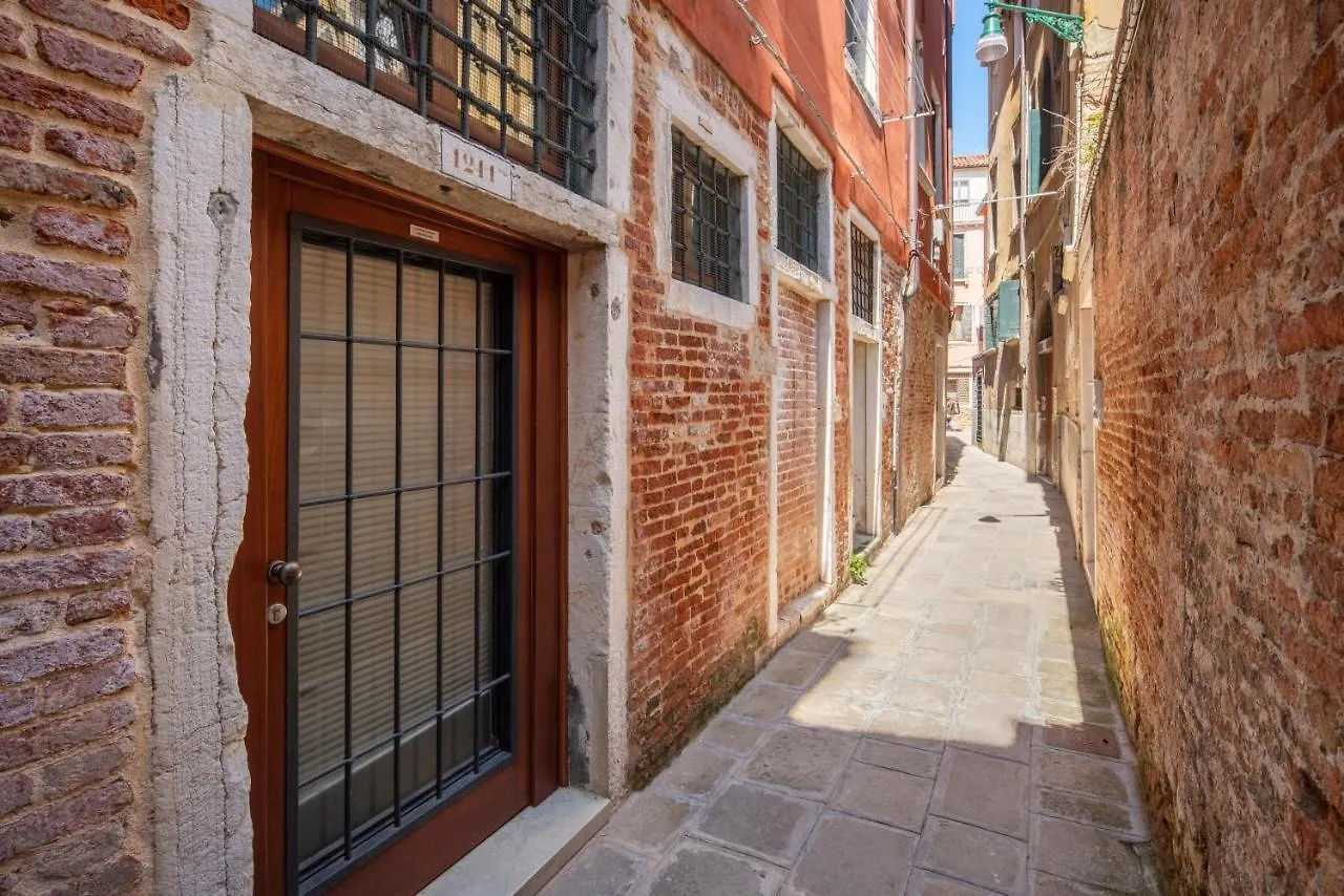 AI FRADEI boutique apartment Venise