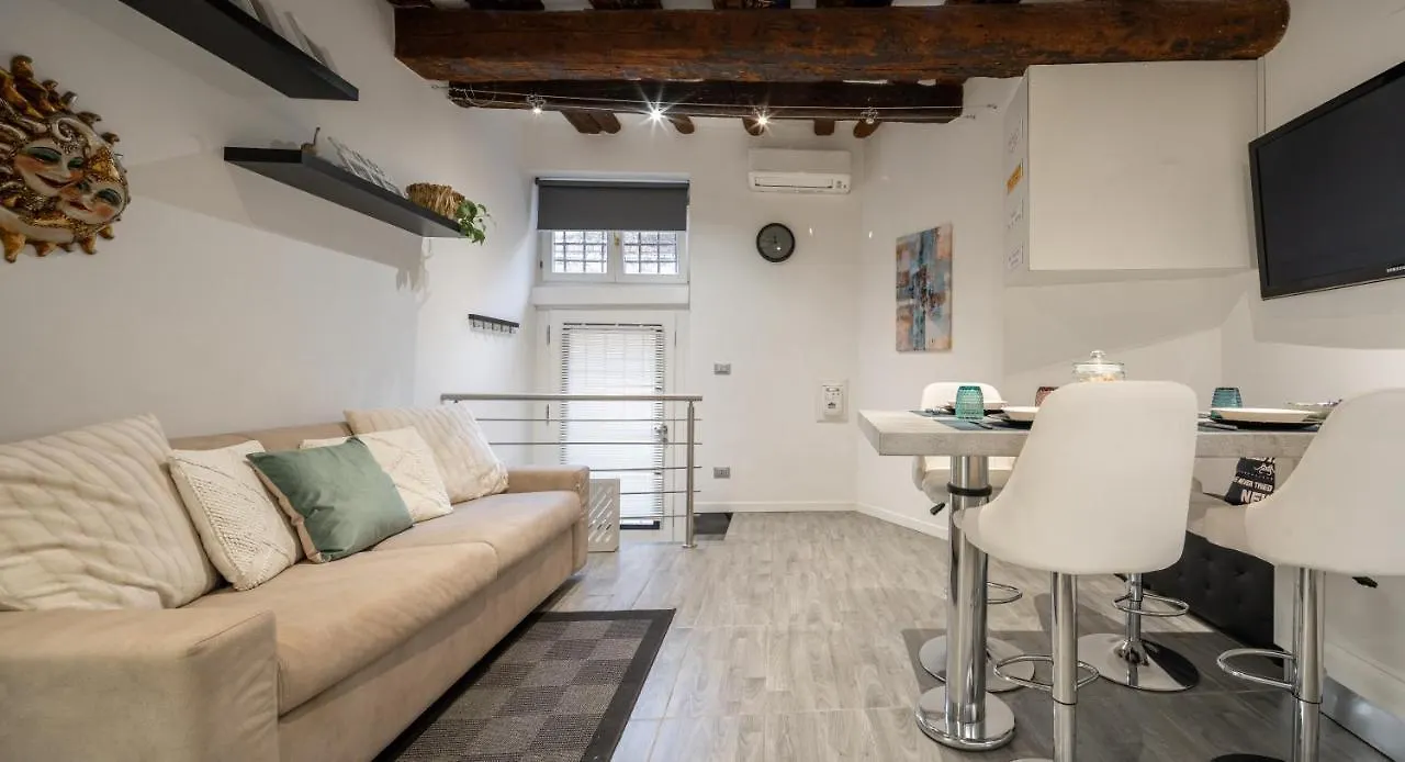 AI FRADEI boutique apartment Venise