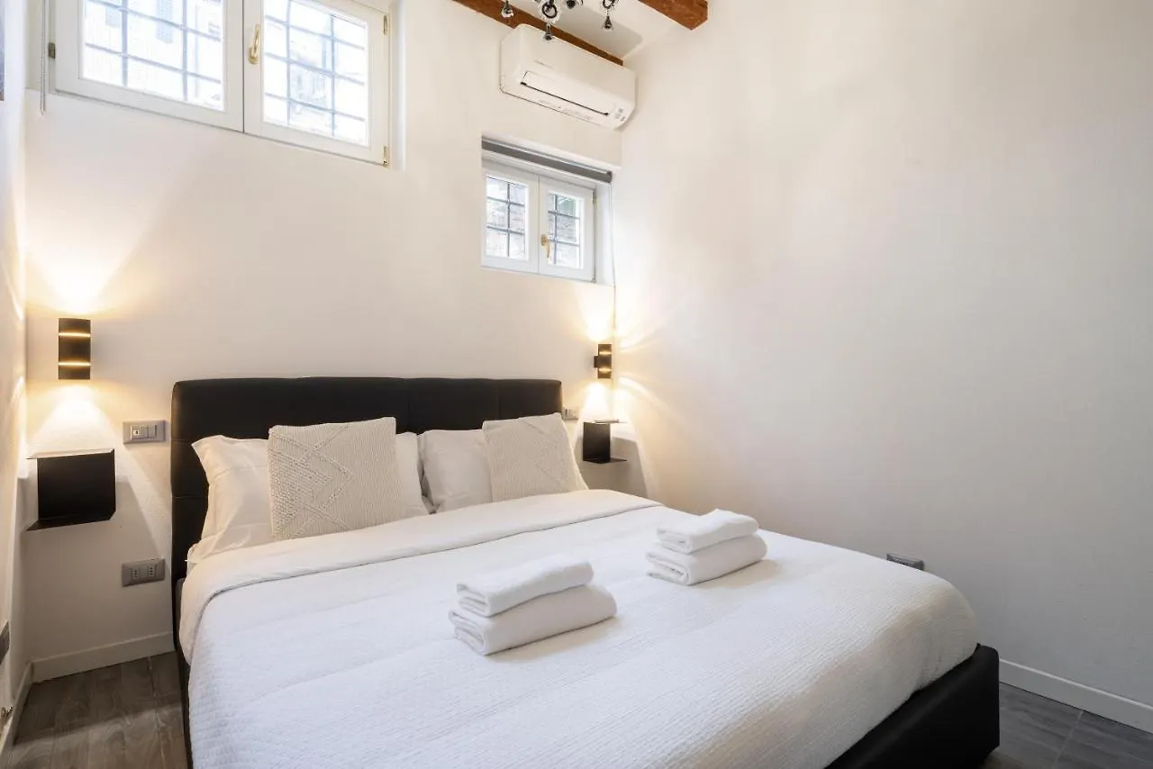 AI FRADEI boutique apartment Venise Italie