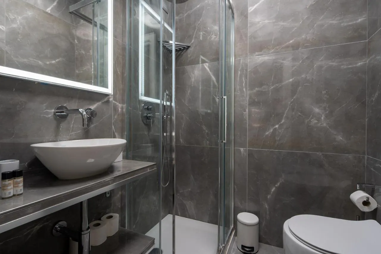 AI FRADEI boutique apartment Venise